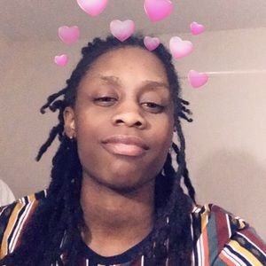 Meet your Posher, Alexia